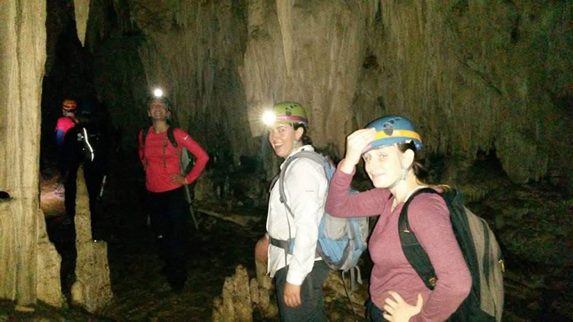 Lisa with USC students in Belize
